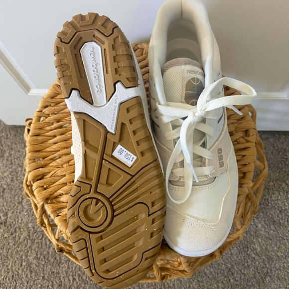 **SOLD** Women’s NEW BALANCE 550 court shoes size 6.5 - Picture 5 of 7